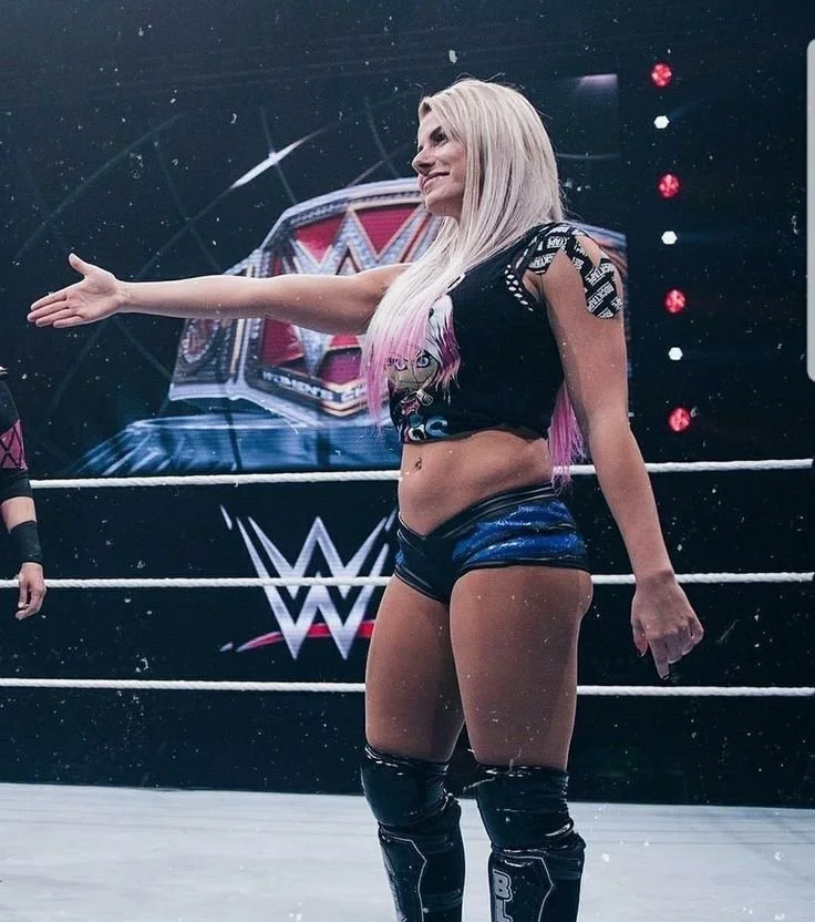 Los Muslos Gruesos de Alexa Bliss🥵cuando los muslotes de Alexa eran más gruesos que su abdomen🔥💦 image 25