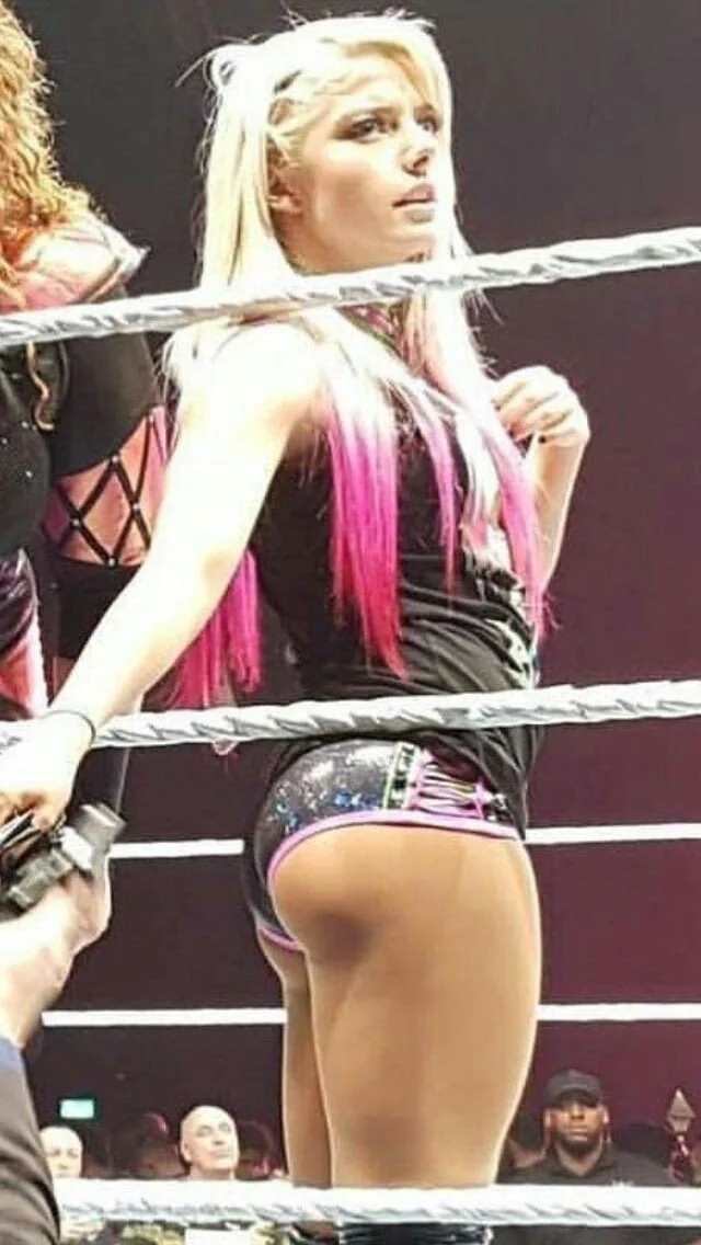 Los Muslos Gruesos de Alexa Bliss🥵cuando los muslotes de Alexa eran más gruesos que su abdomen🔥💦 image 26
