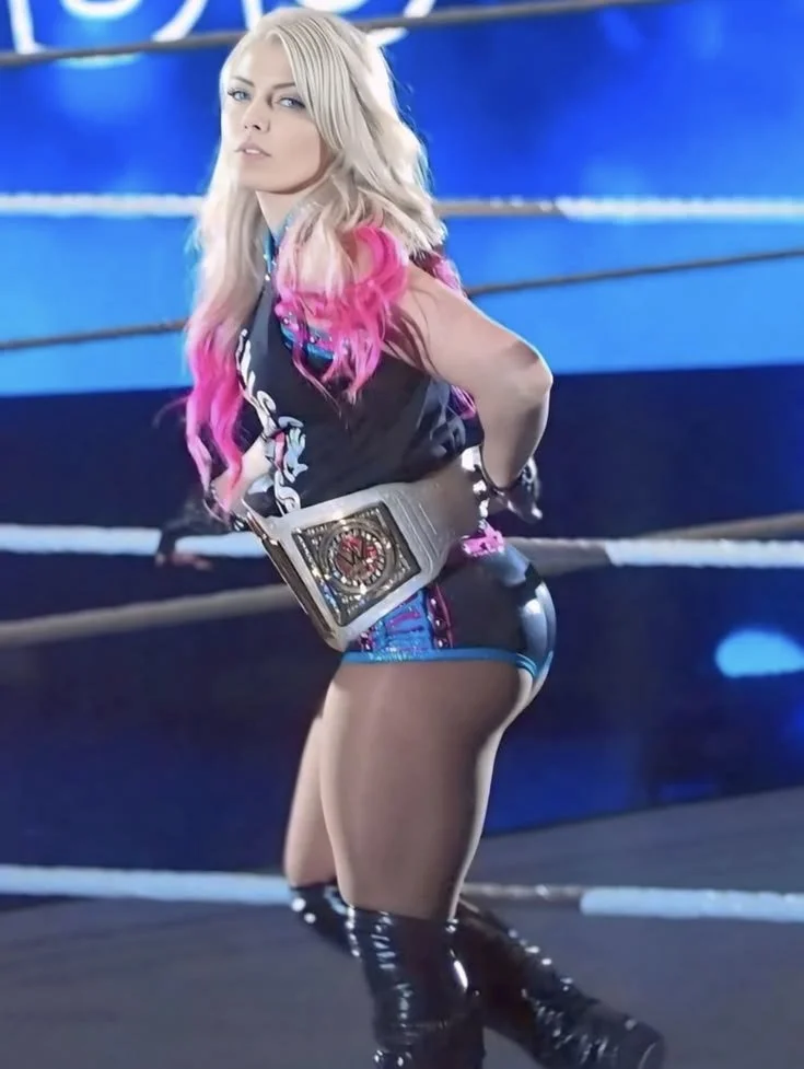 Los Muslos Gruesos de Alexa Bliss🥵cuando los muslotes de Alexa eran más gruesos que su abdomen🔥💦 image 33
