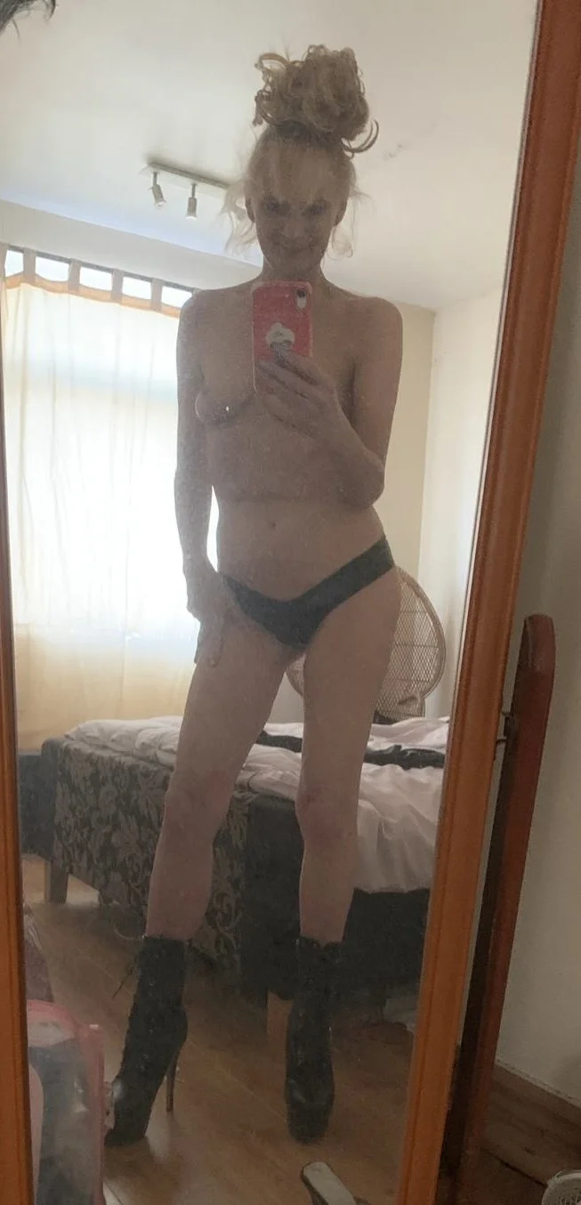 Milf image 3