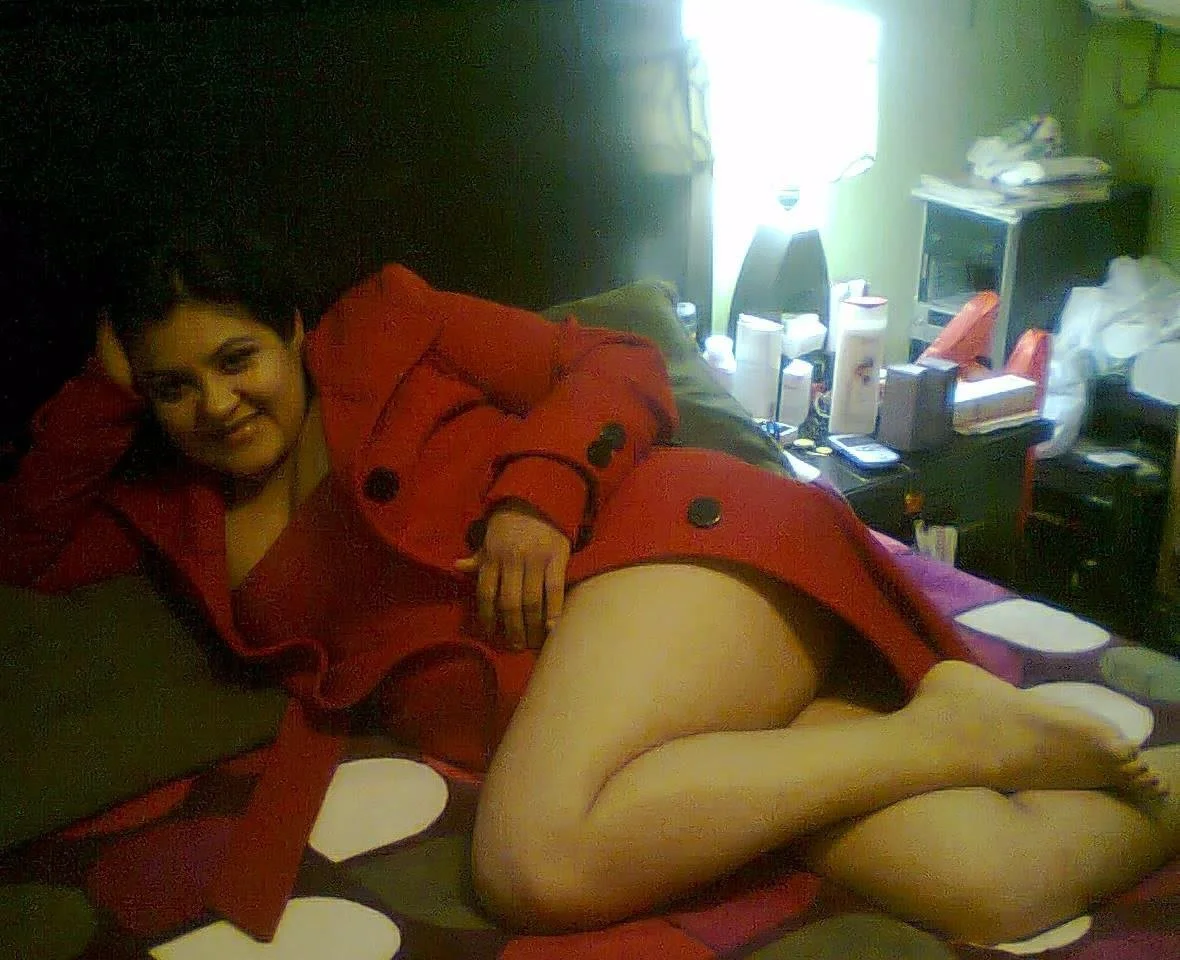 Esposa iniciándose como escort rica Puta en lenceria😈😈 image 4
