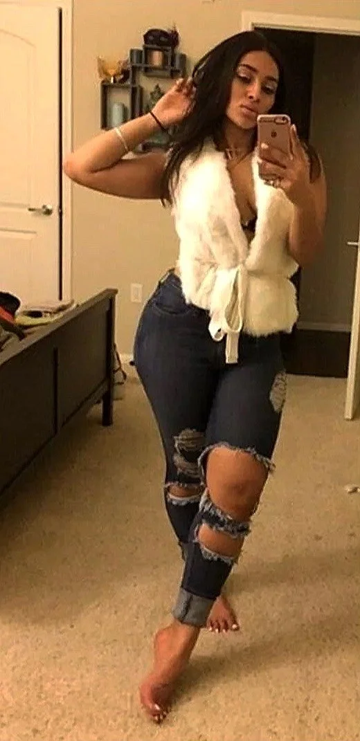 Simerk thick Indian pretty toes image 16
