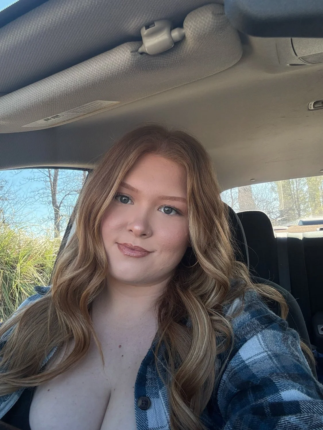 BBW redhead Ariel image 12