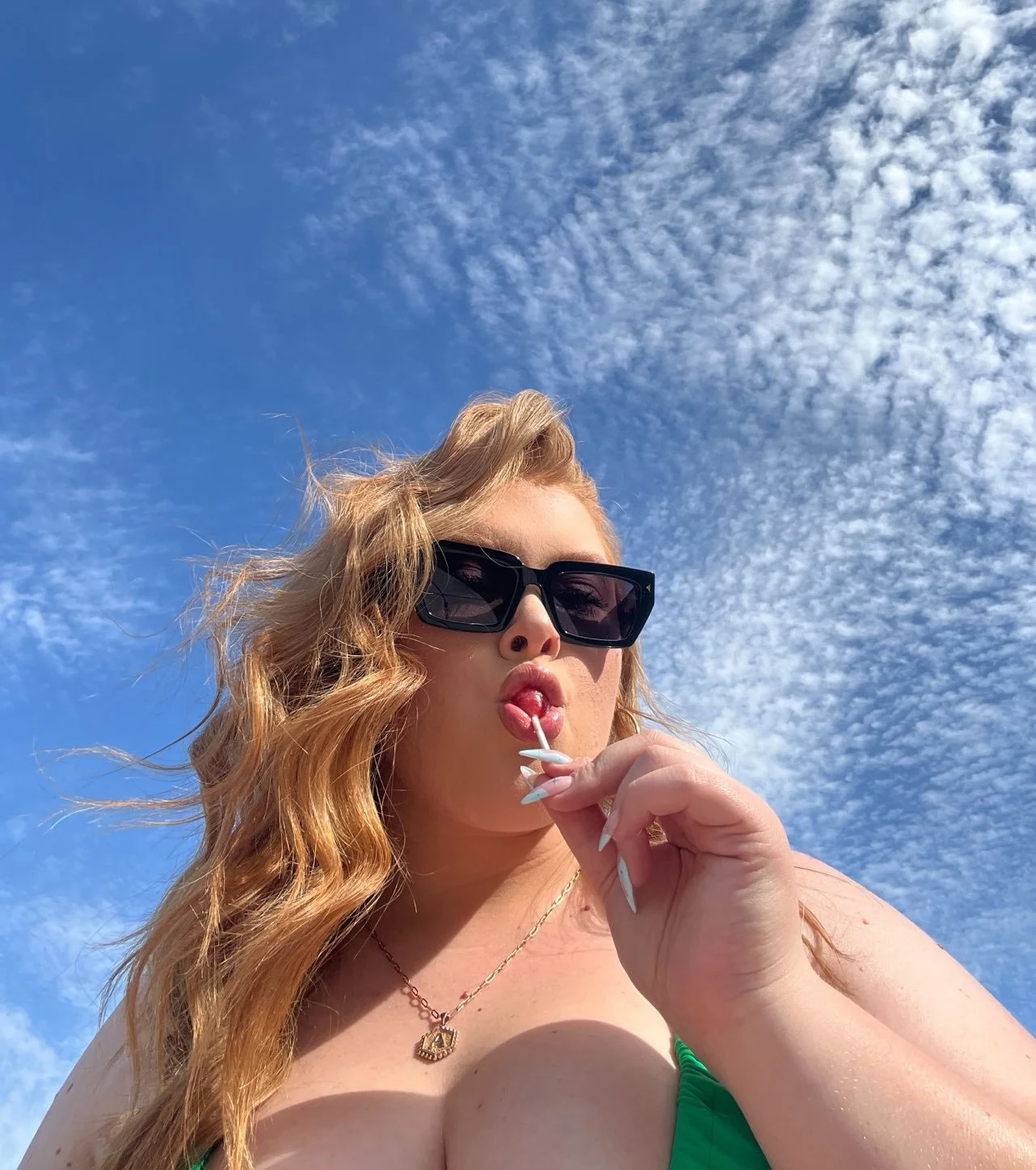 BBW redhead Ariel image 2