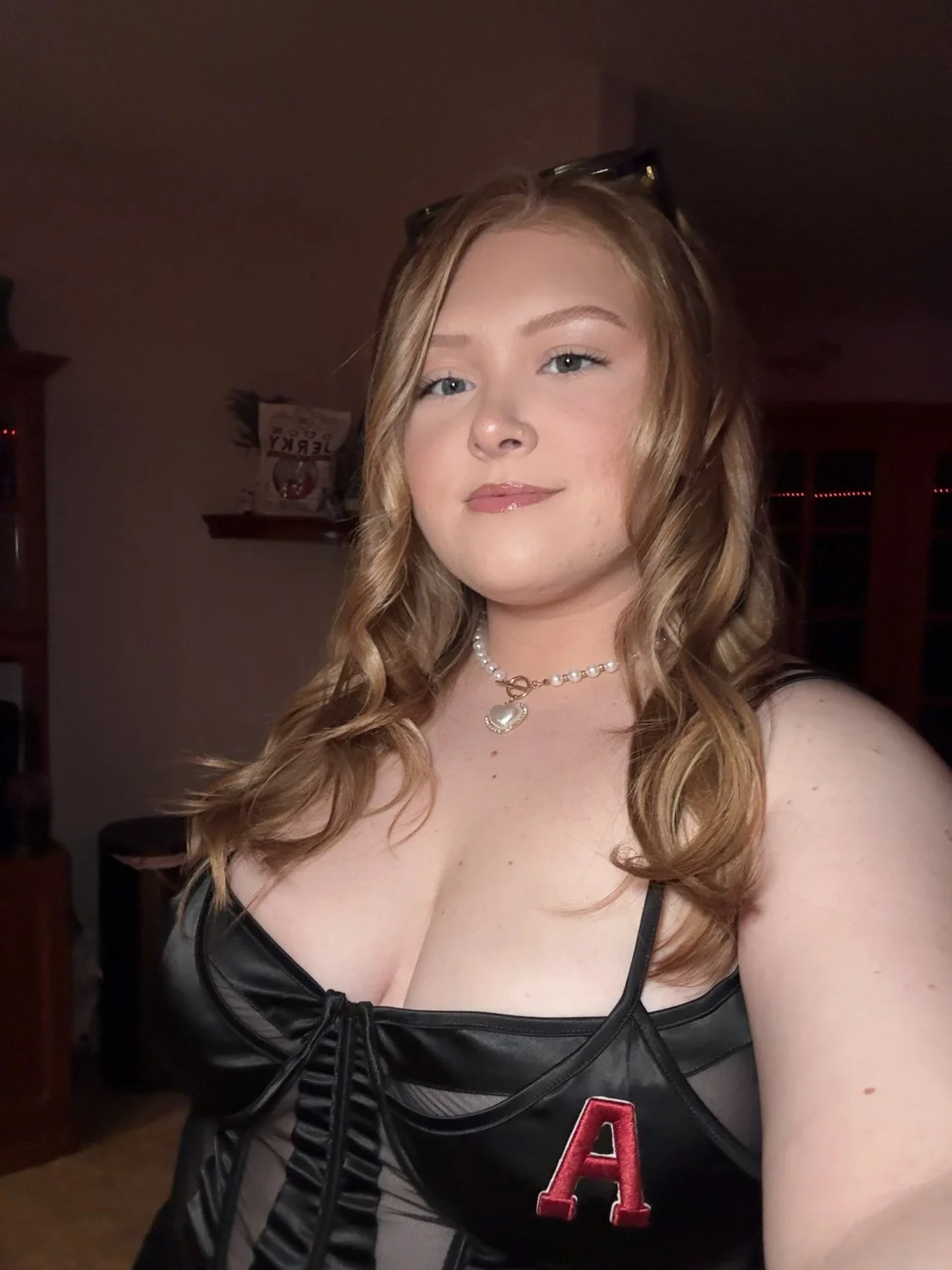 BBW redhead Ariel image 4