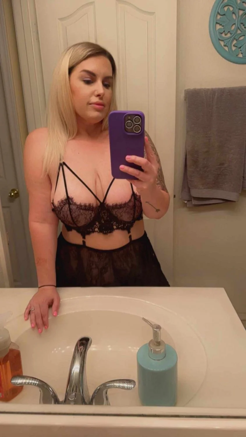 BBW Mom Has Cheated on Multiple Husbands image 6