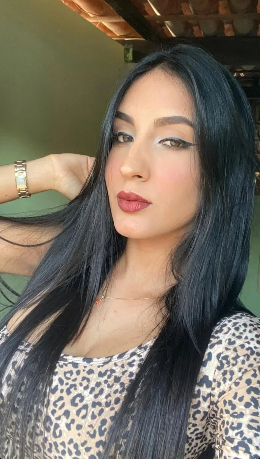 Vazou foto de novinha linda gostosa mostrando a bucetinha image 2