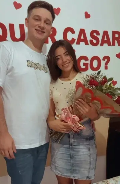 Corninho burro é bom demais! Confia em qualquer macho para ver ele gozando na intenção da mina cover image