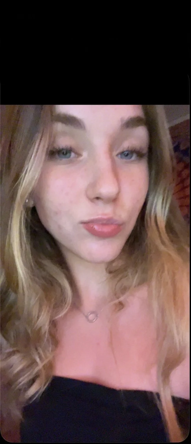 100 likes I’ll surrender my 18yo gf name! image 6