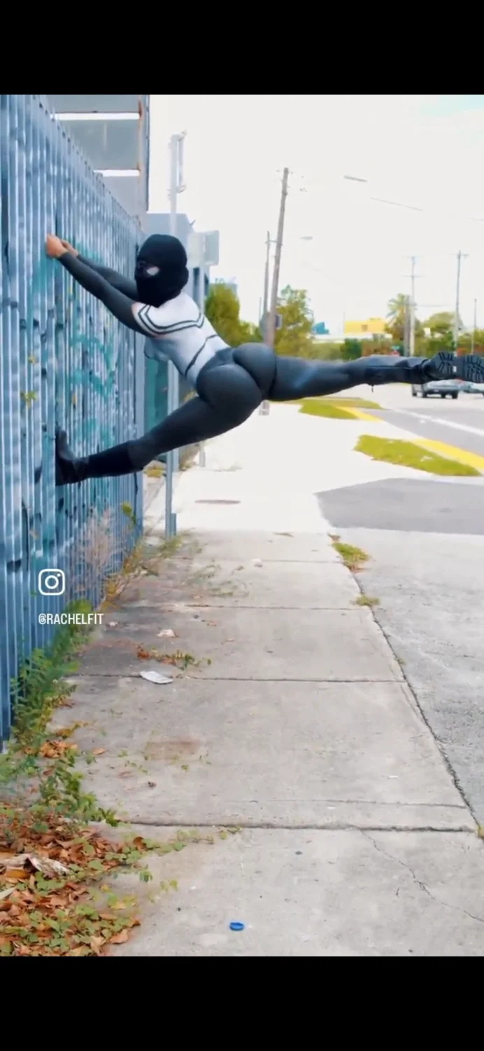 Sexy flexi spider girl 🥵🕷️ image 12
