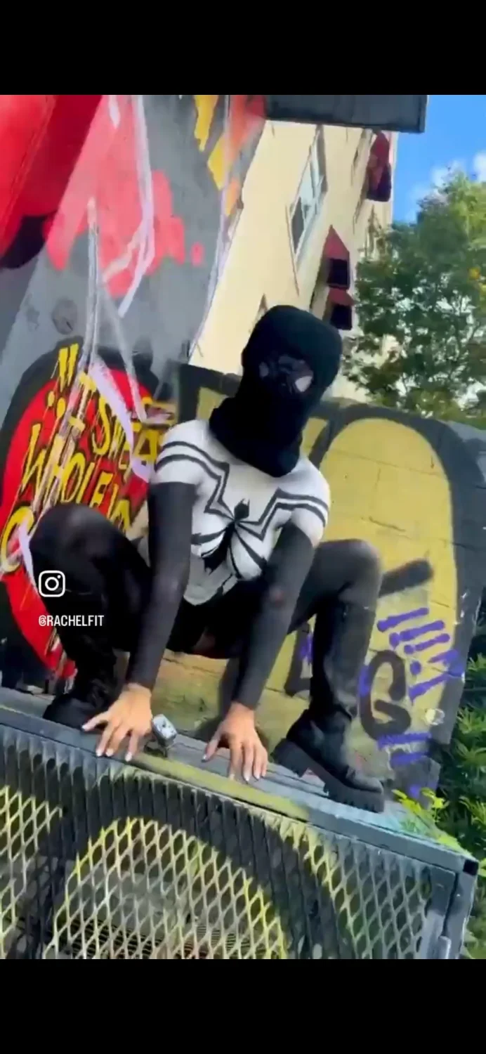Sexy flexi spider girl 🥵🕷️ image 5