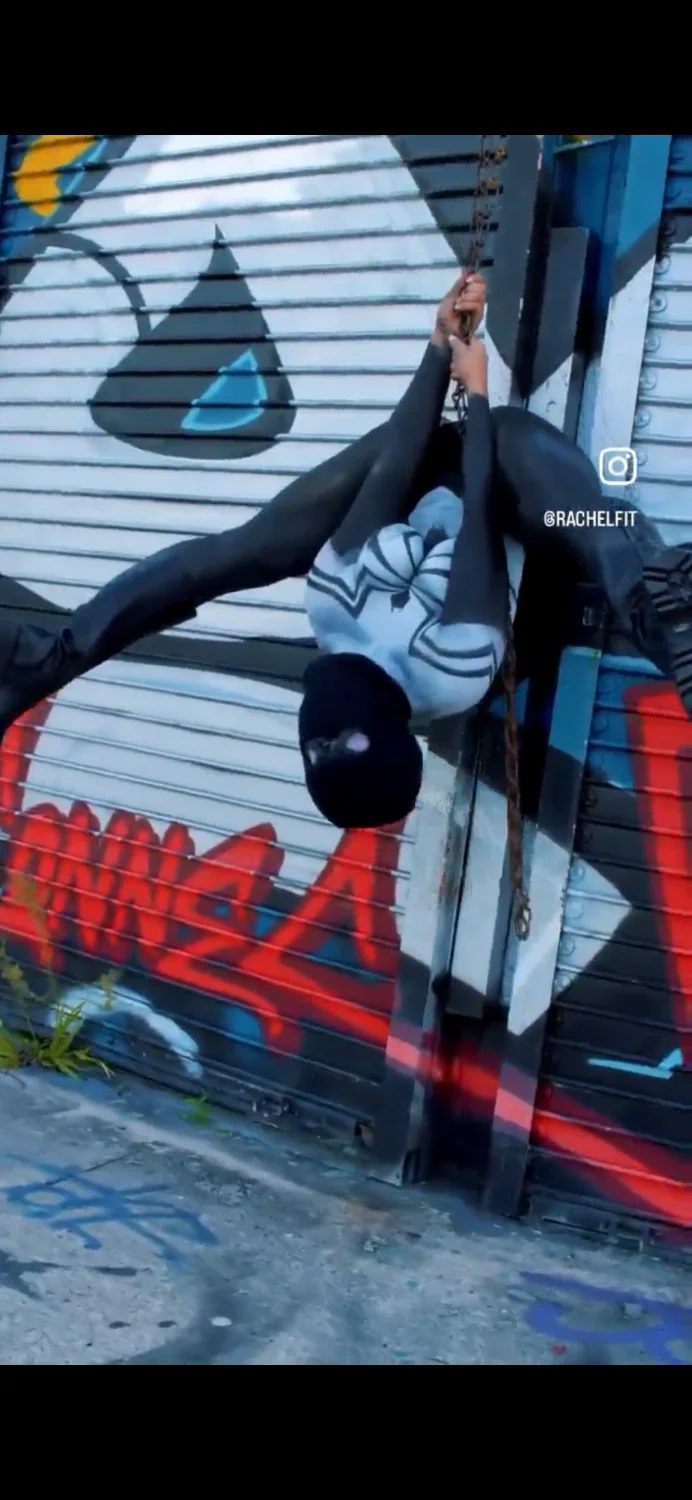 Sexy flexi spider girl 🥵🕷️ image 7