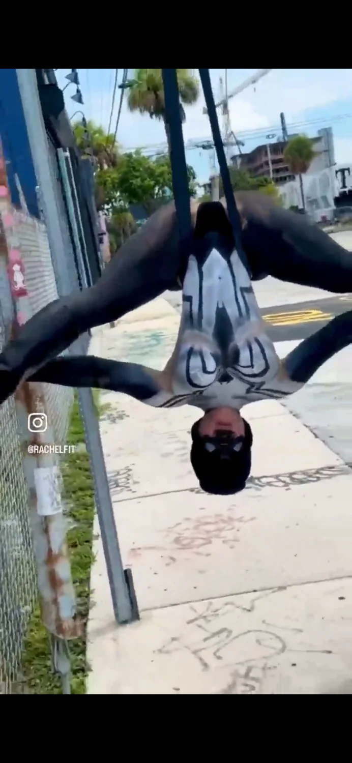 Sexy flexi spider girl 🥵🕷️ image 8