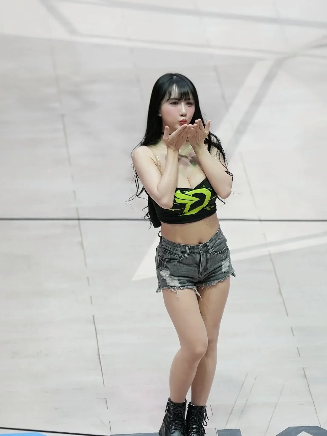 Taiwanese Cheerleader BubbleTea Wang image 4