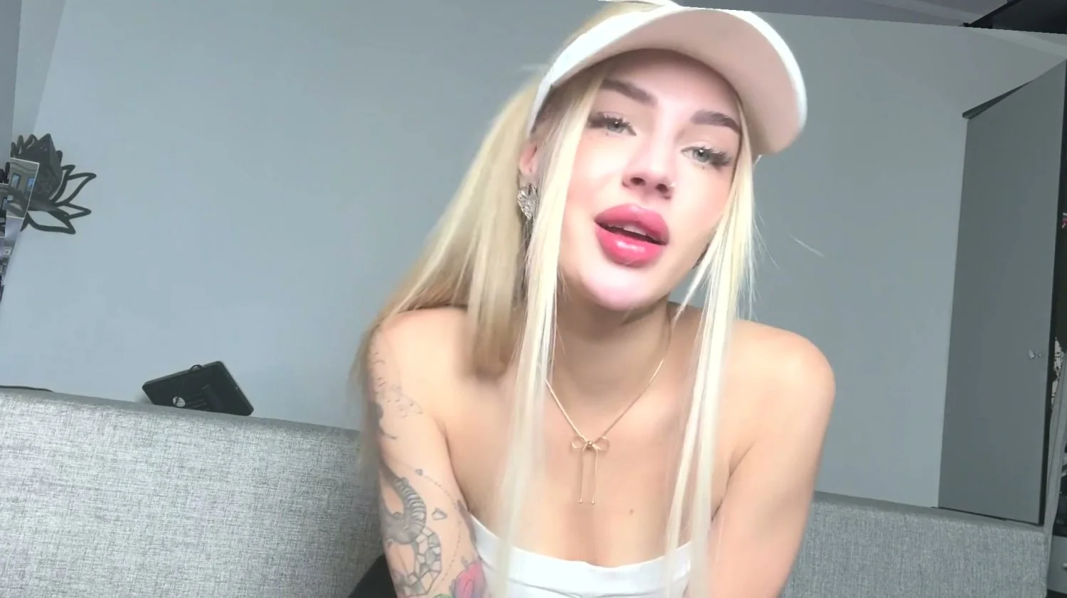🔞 sexy slut petite body blowjob nude tight pussy 😈🍑 OF image 5