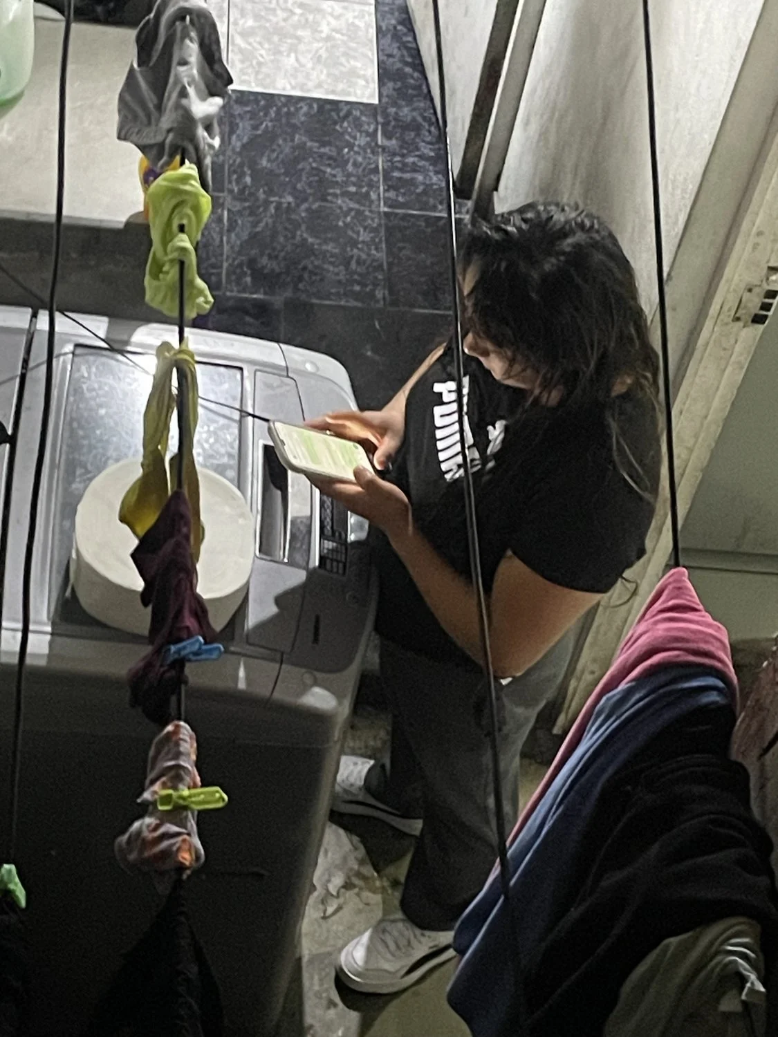 Espío a mi vecina buenota bañándose image 33