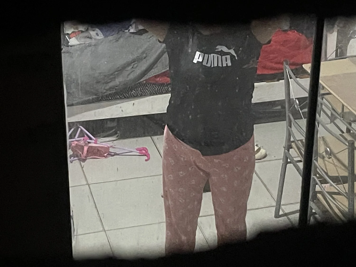 Espío a mi vecina buenota bañándose image 4