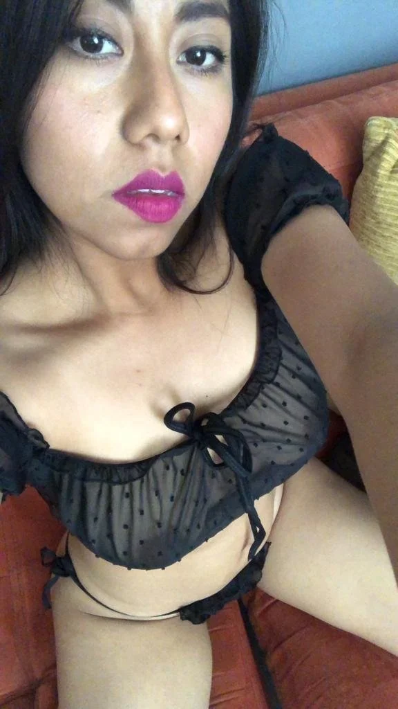 Si te vas a exhibir y dejarte tomar fotos preocupar ser bien perra image 8