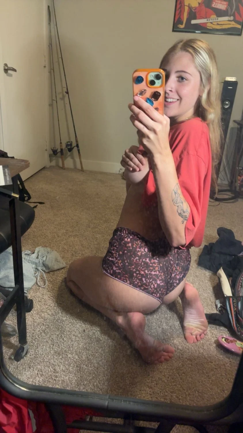 Freshly 18yr old freshman slut image 3
