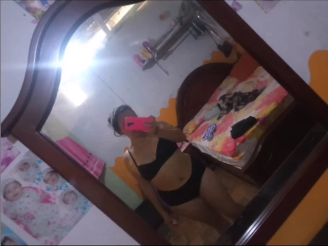 Perla desperate for dollars and still looking for a rich man to put his sweet lips on his cock image 6