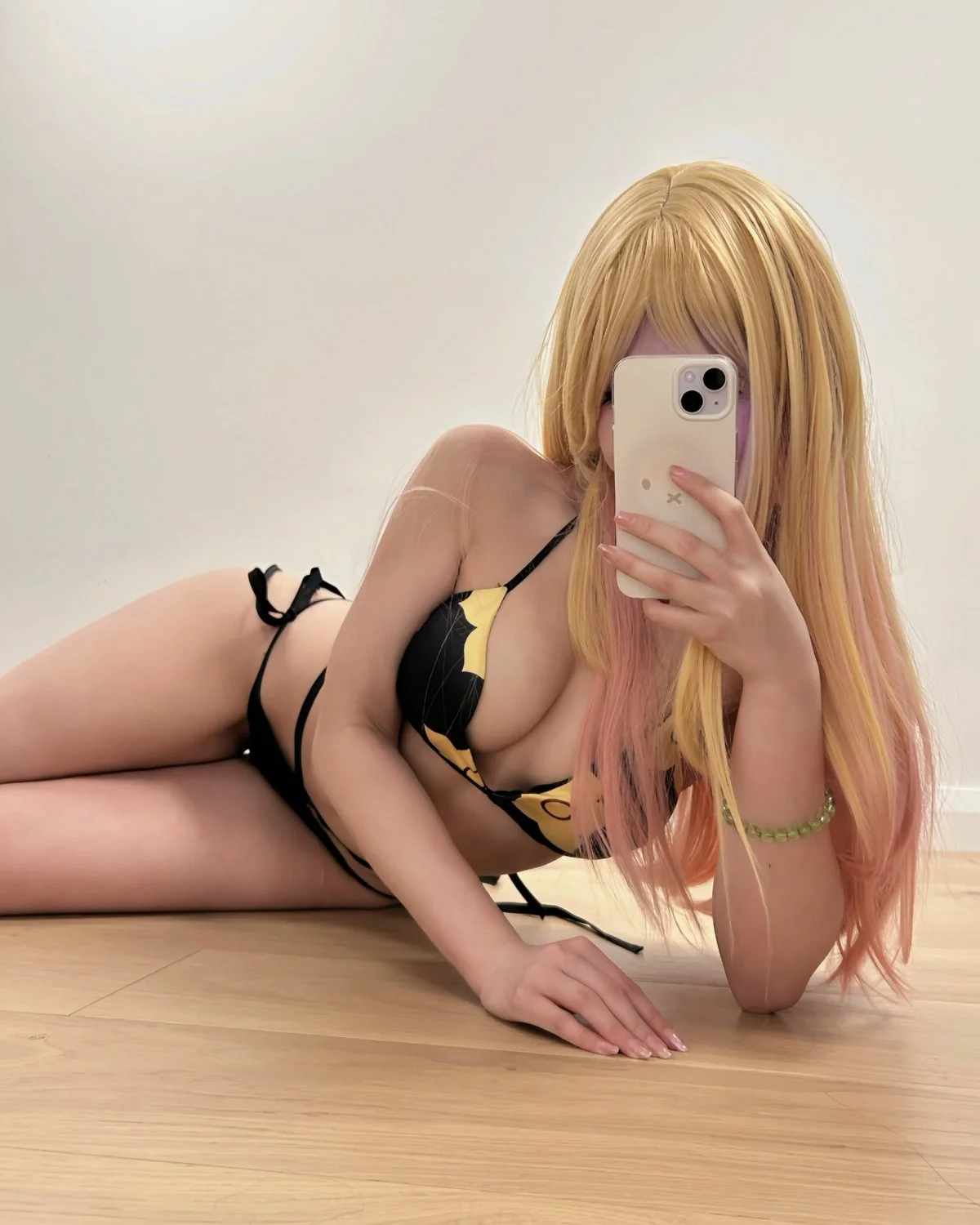 Nueva cosplayer para morbosear como lo merece, la puta sabe bien como calentar pijas image 8