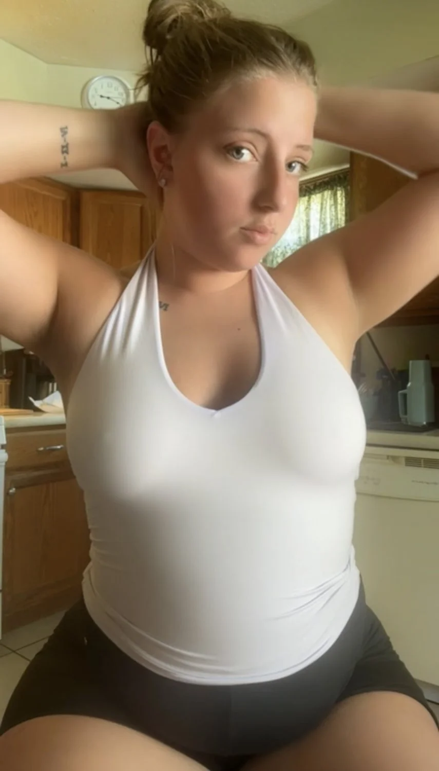 Single Mom from Michigan twerks and rides BBC 🔥 image 2