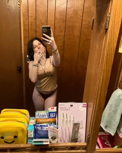 18 year old emo slut (Grove, Oklahoma) cover image