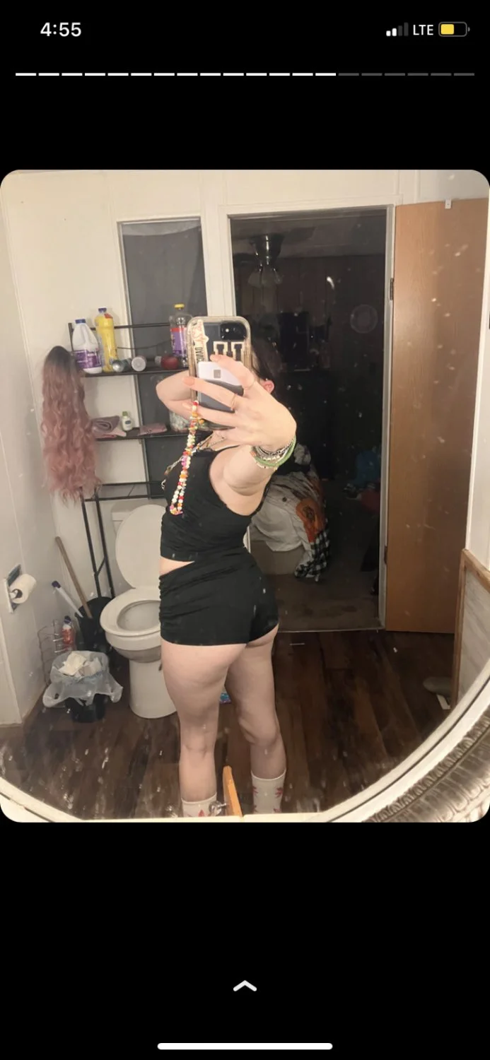 18 year old emo slut (Grove, Oklahoma) image 3
