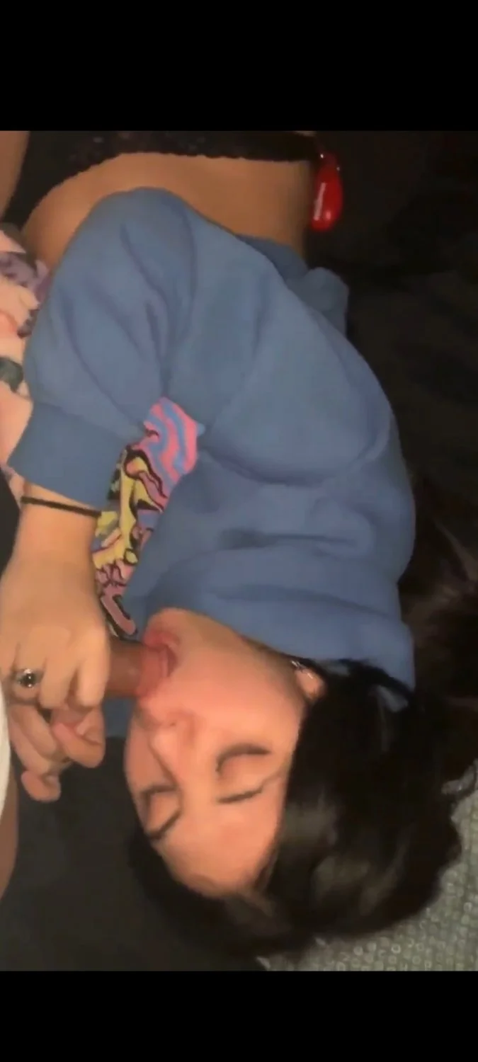 Mexicana Dando Pete Mientras la Masturban🔥 image 2