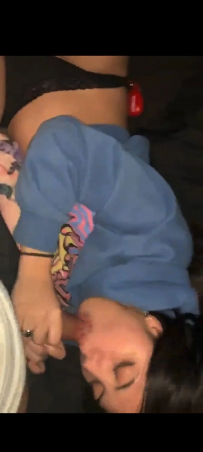 Mexicana Dando Pete Mientras la Masturban🔥 image 4