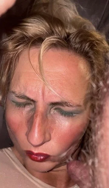Whore Anna image 9