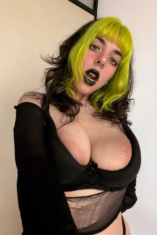 Sexy Chunky Goth Girl image 10