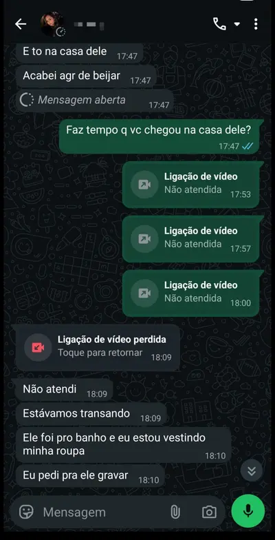 novinha hotwife traiu o corno e gravou pra ele ver cover image
