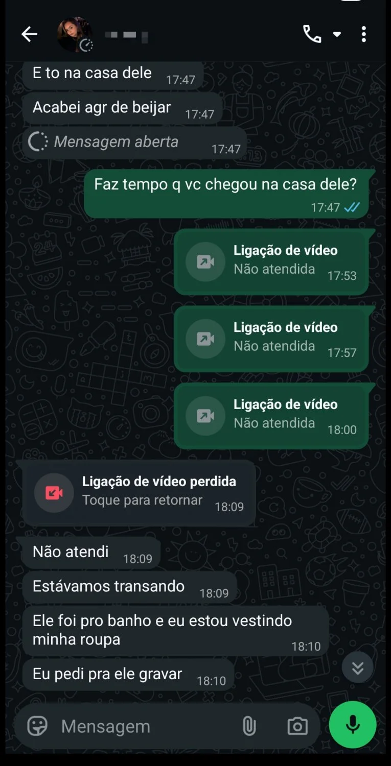 novinha hotwife traiu o corno e gravou pra ele ver main image
