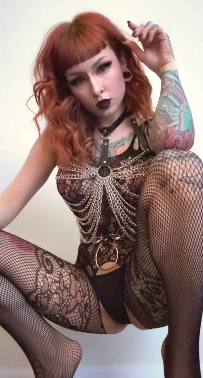 Scarlet darkness is calling you image 2