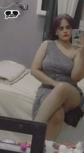 Hot Arabic milf image 10