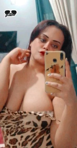 Hot Arabic milf image 15