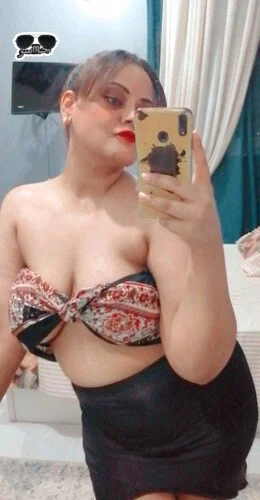 Hot Arabic milf image 18