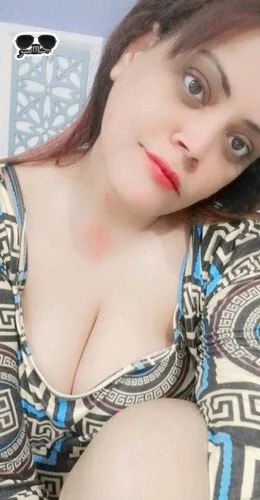 Hot Arabic milf image 24