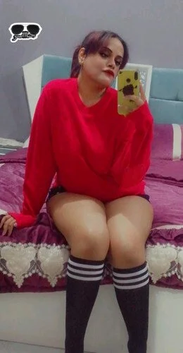 Hot Arabic milf image 25