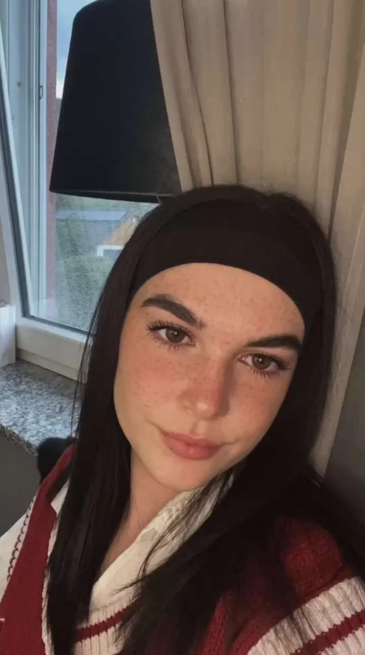 Deutsche Kahba Lara mit fettem Arsch image 6