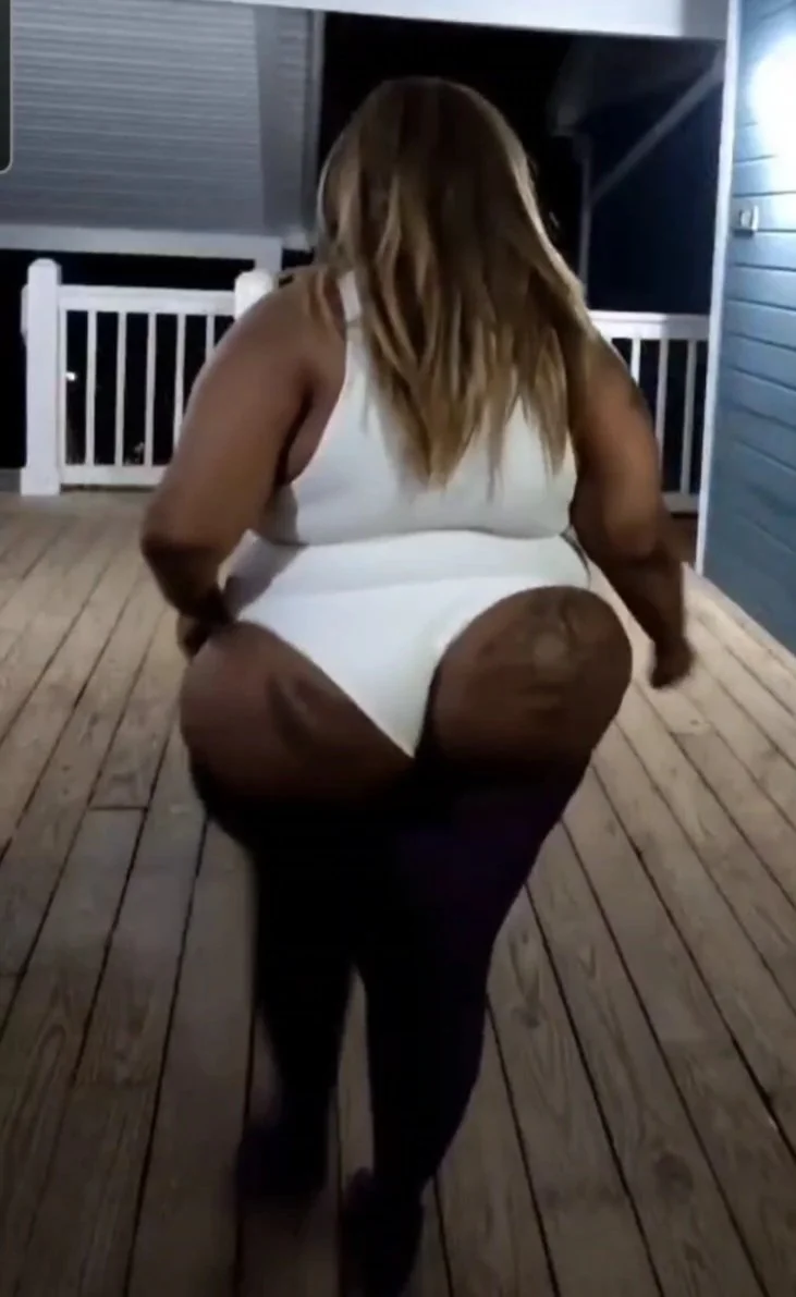 Th1ck Matur3 eb0nY bBw bootY !! image 5