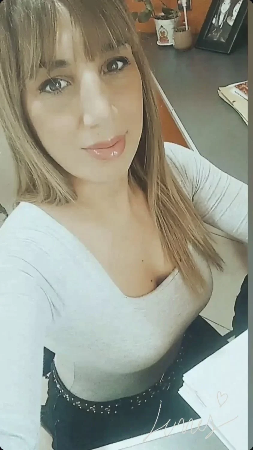 Zorra culona muslona vertedero de semen image 2