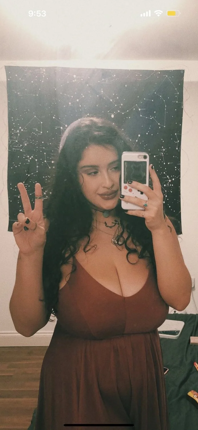 NOVINHA PEITUDA VAZADA image 3