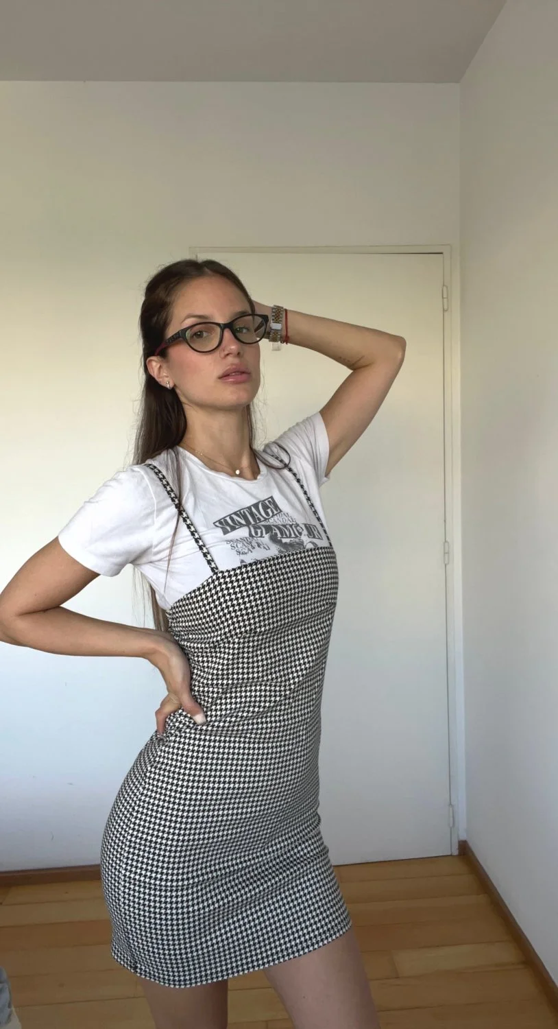 Can I keep my glasses on while I blow you under your desk image 2