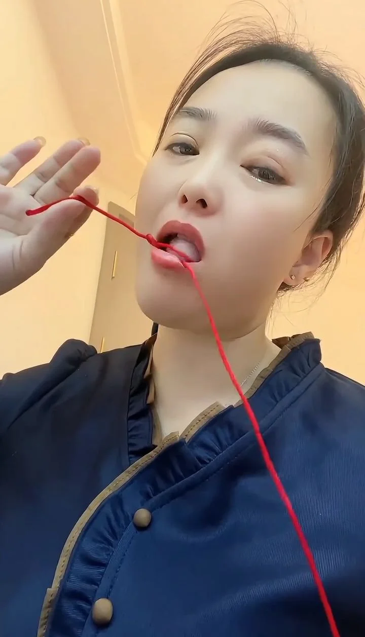 MyType Tongue 😛 Girl Got Skills .. We Need I.D !! image 5