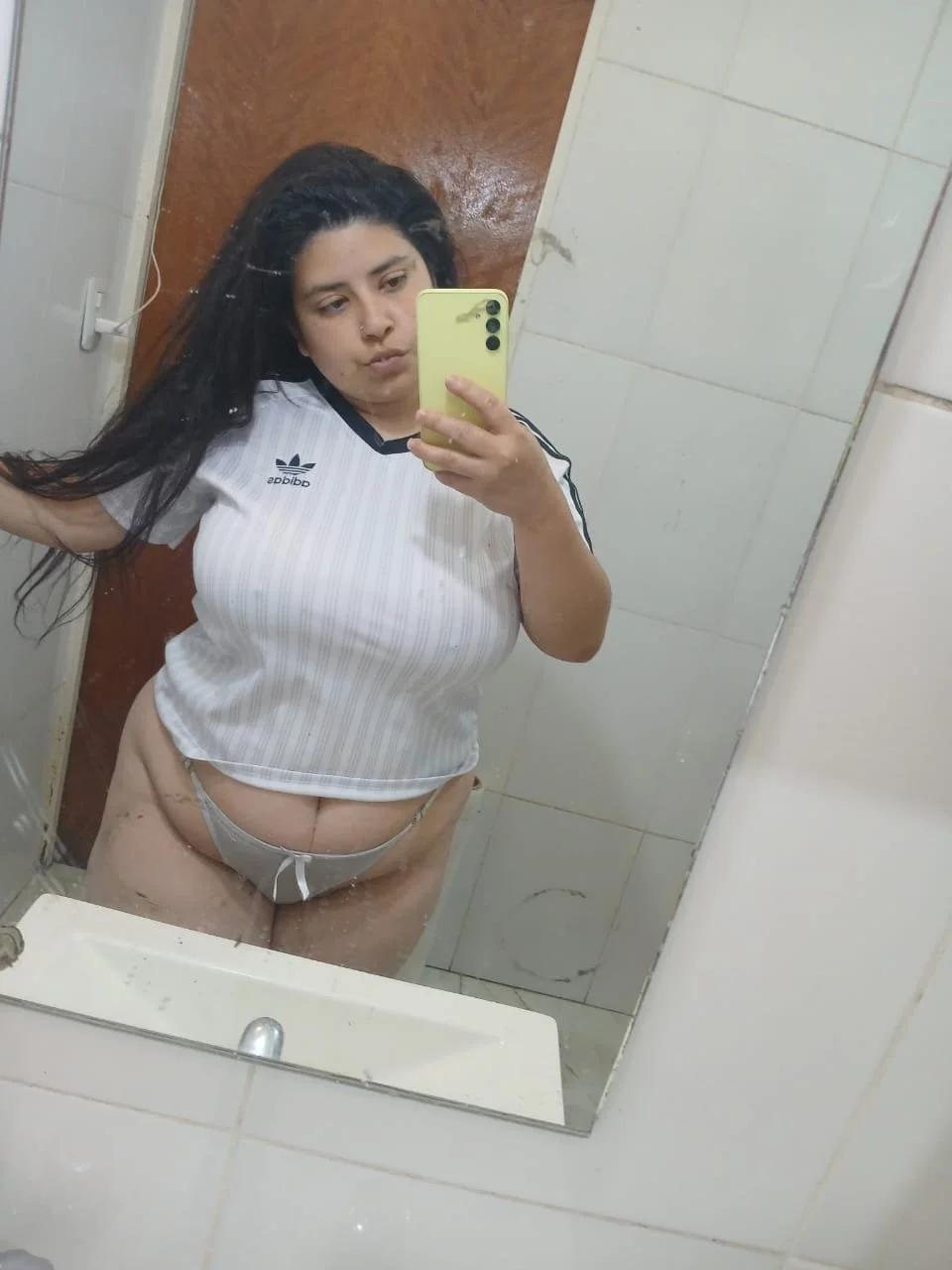 Gordita tetona image 1