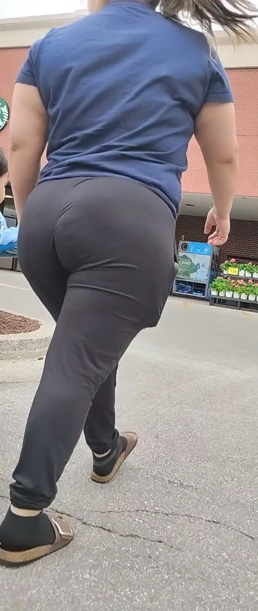 Going to the store with sister 😋 image 6