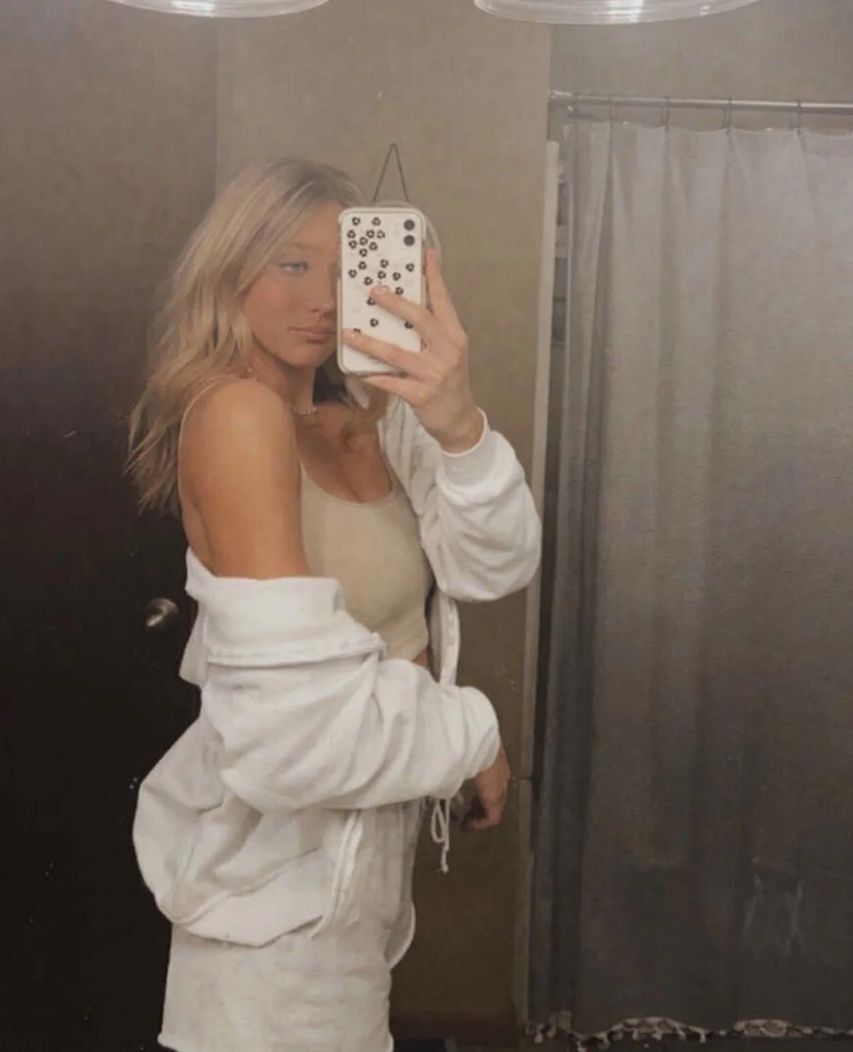 Hot Teen Slut Leaked, DM to Buy/Trade image 4