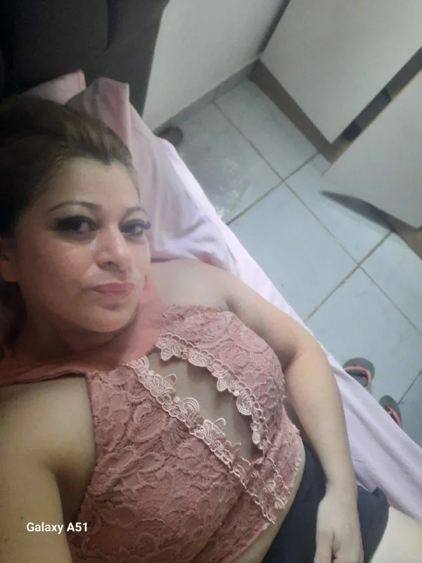 Coroa foi vazada dando a buceta pro marido corno que vazou a safada image 4